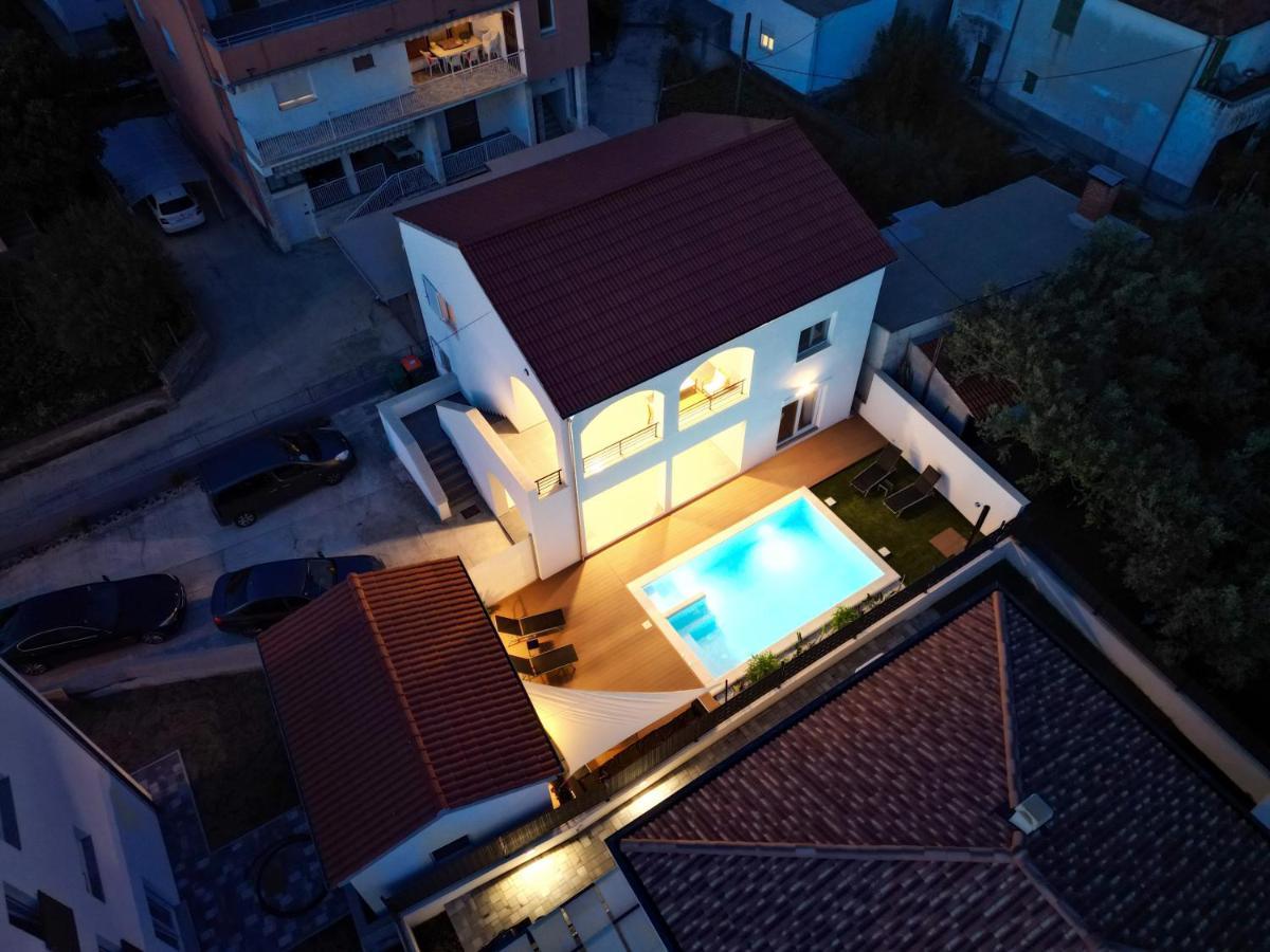 Bernie Apartments With A Pool Zadar Bagian luar foto