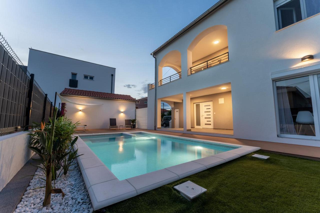 Bernie Apartments With A Pool Zadar Bagian luar foto