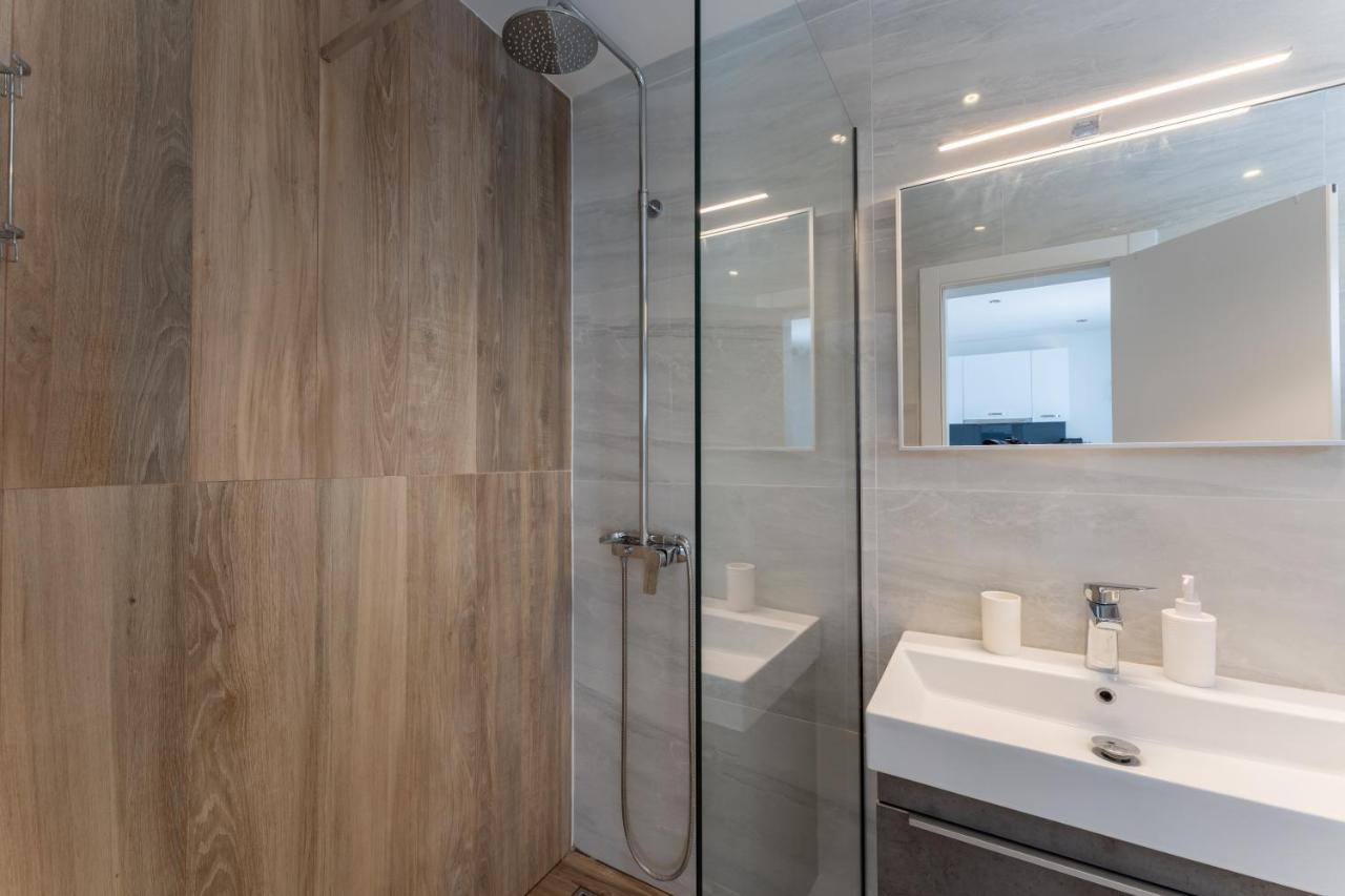 Bernie Apartments With A Pool Zadar Bagian luar foto