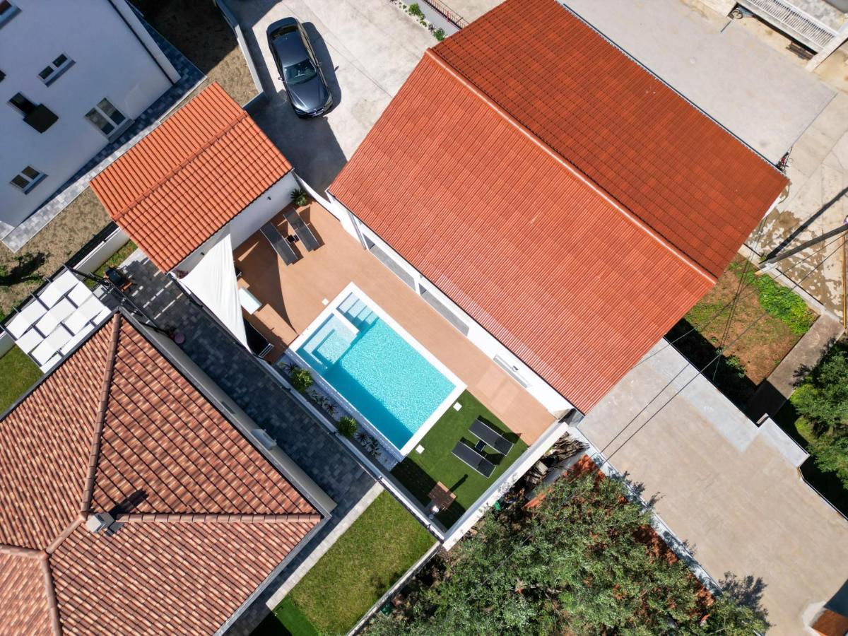 Bernie Apartments With A Pool Zadar Bagian luar foto
